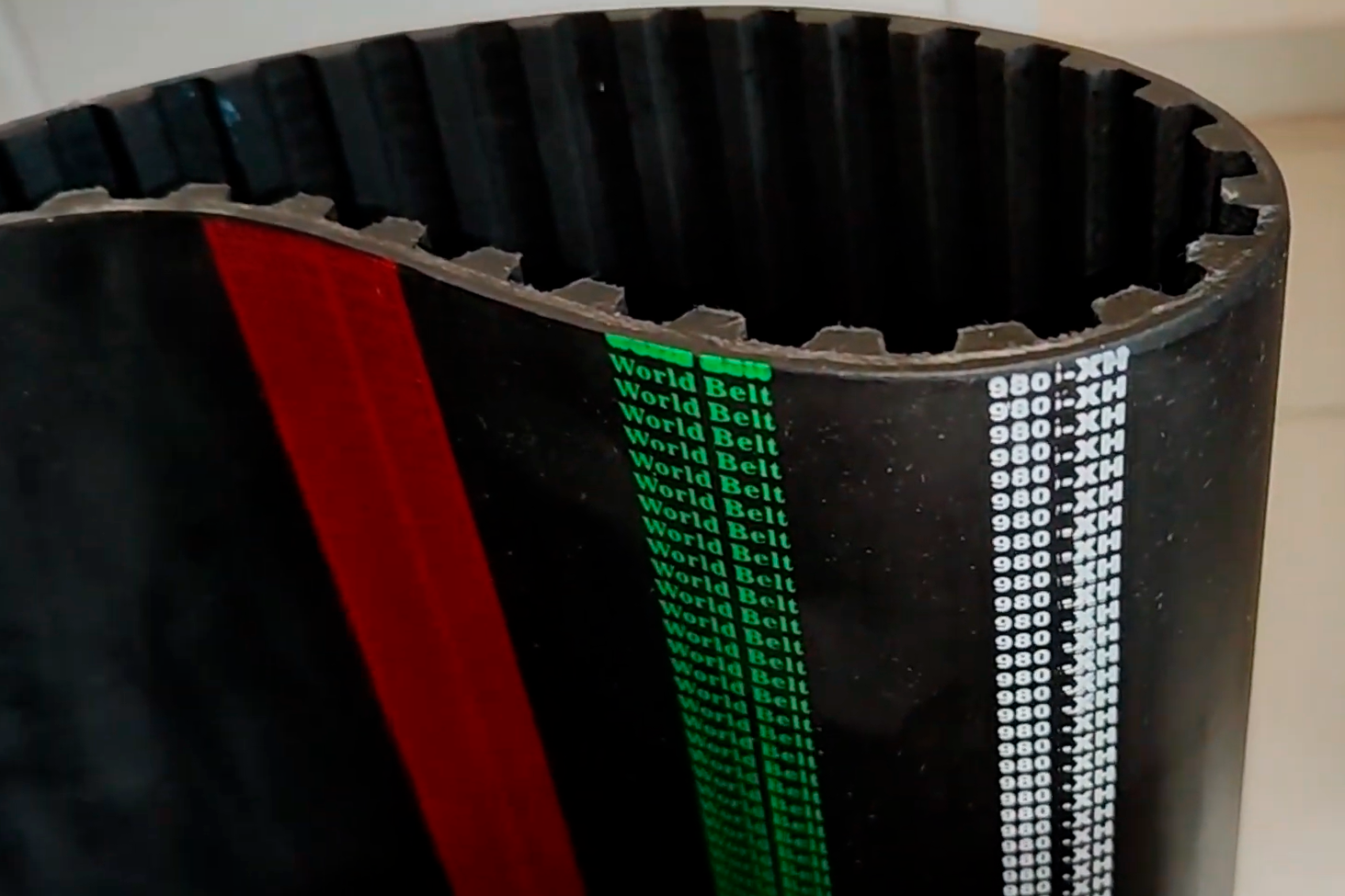 Замкнутый XH